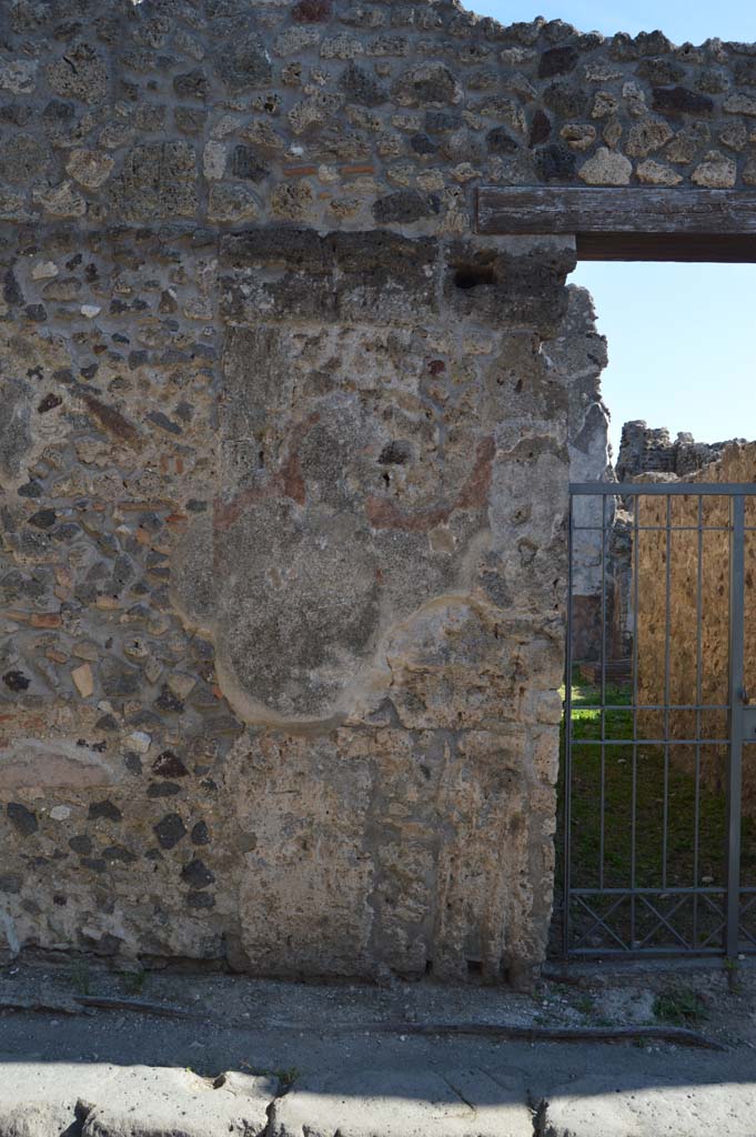 VI 14 37 Pompeii October 2017 Detail Of Left North Of Entrance